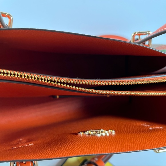 Coach Mollie Tote Bag 25 In Signature Canvas With Orange Print NWT - Picture 7 of 7